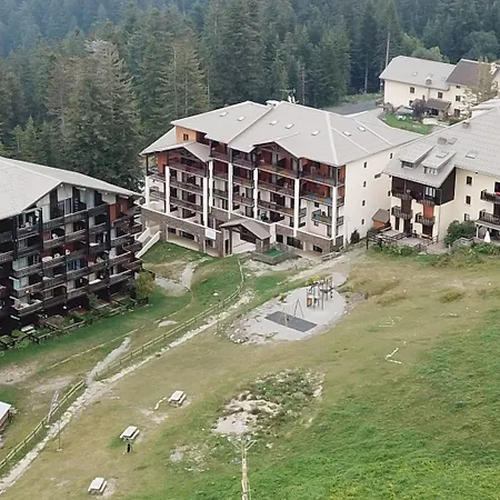 Les Blanches Provencales Bed & Breakfast 3*