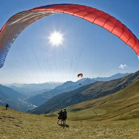 Les Blanches Provencales فندق مبيت وإفطار 3*