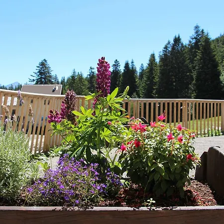 Les Blanches Provencales Bed and breakfast