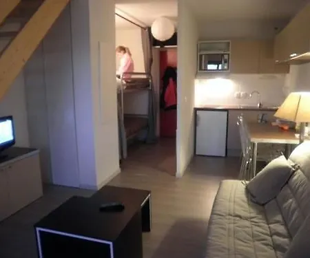 Les Blanches Provencales Bed and Breakfast 3*