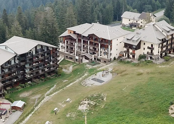 Les Blanches Provencales Bed and breakfast 3*